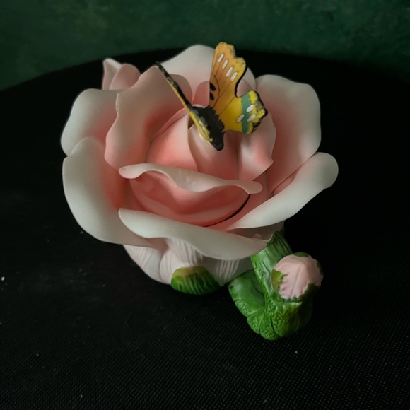 Decorative butterfly tea kettle - Picture 6 of 8